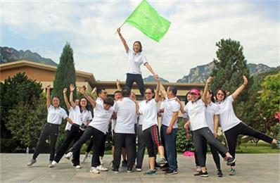 通知：公司组织团建活动，断更两天！